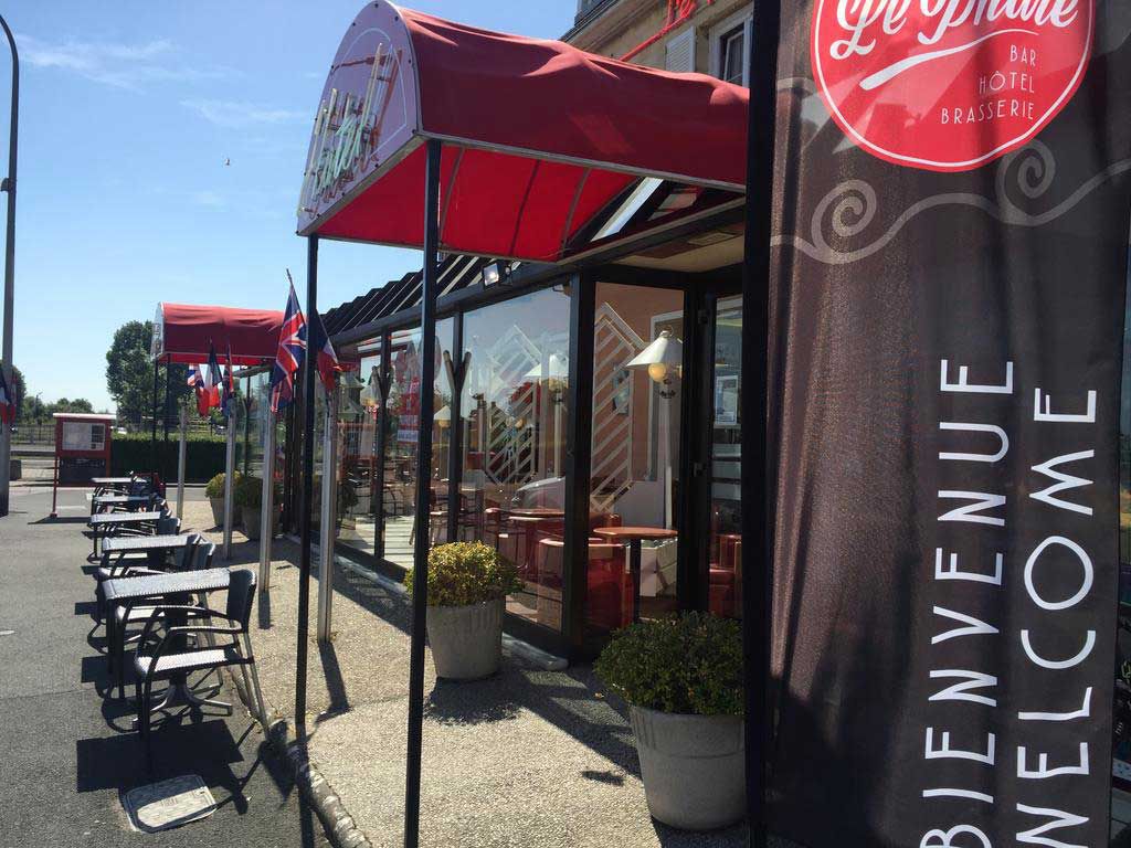 terrasse-hotel-le-phare-ouistreham