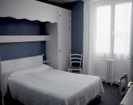 hotel-le-phare-ouistreham-chambre-bleue